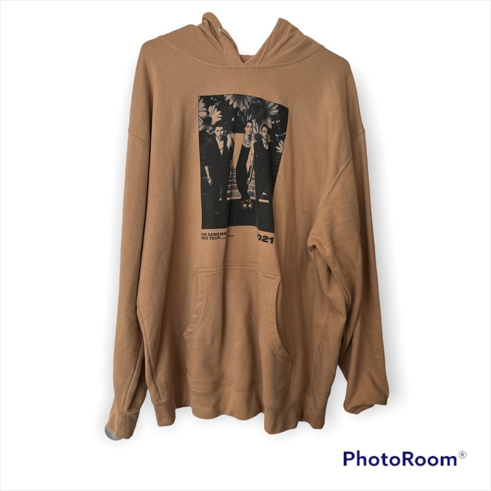 FREE SHIPPING: Jonas Brothers Remember This Tour Hoodie